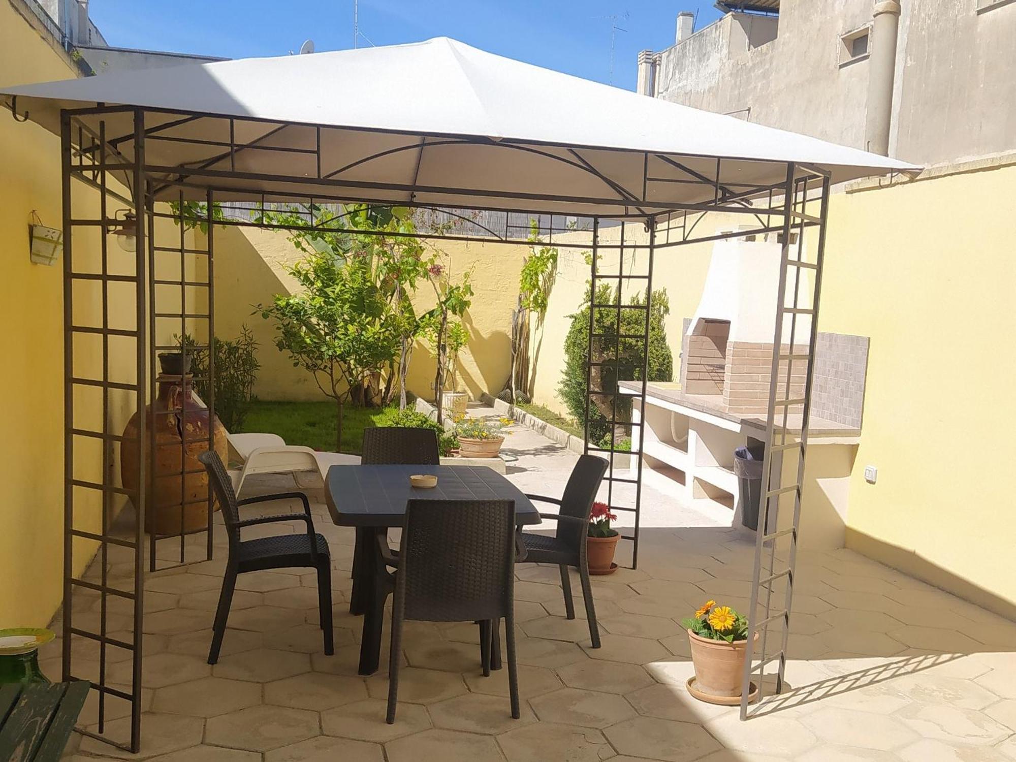 La Casetta Col Cortile Apartment *